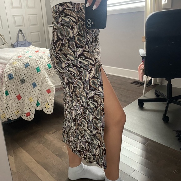 MIDI SKIRT - PULL AND BEAR - Picture 2 of 2